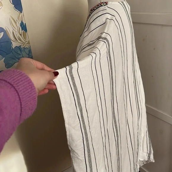 Scoop Cover Up - Picture 4 of 7